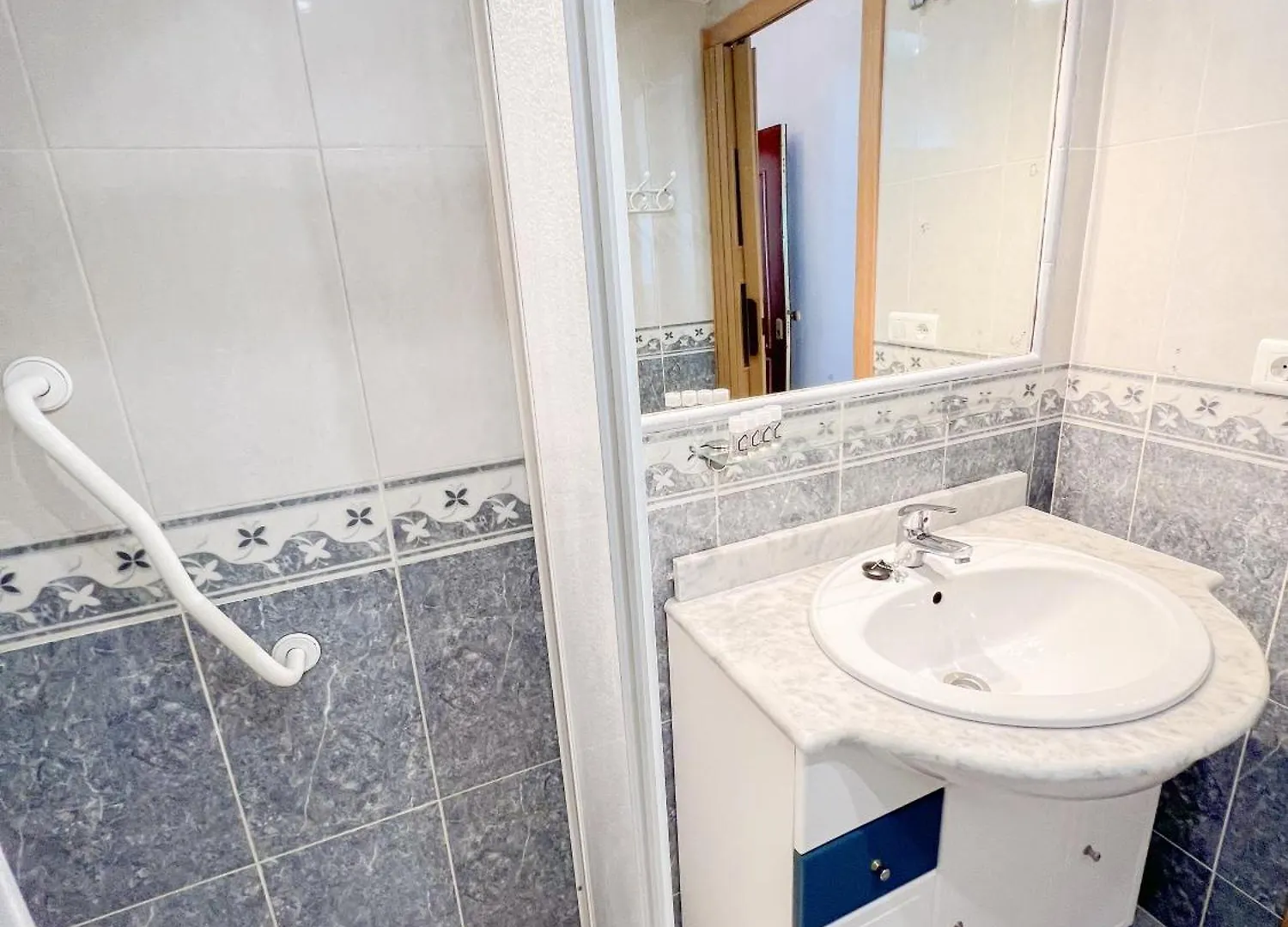 Cozy & Bright Flat Torremolinos Centre Apartment